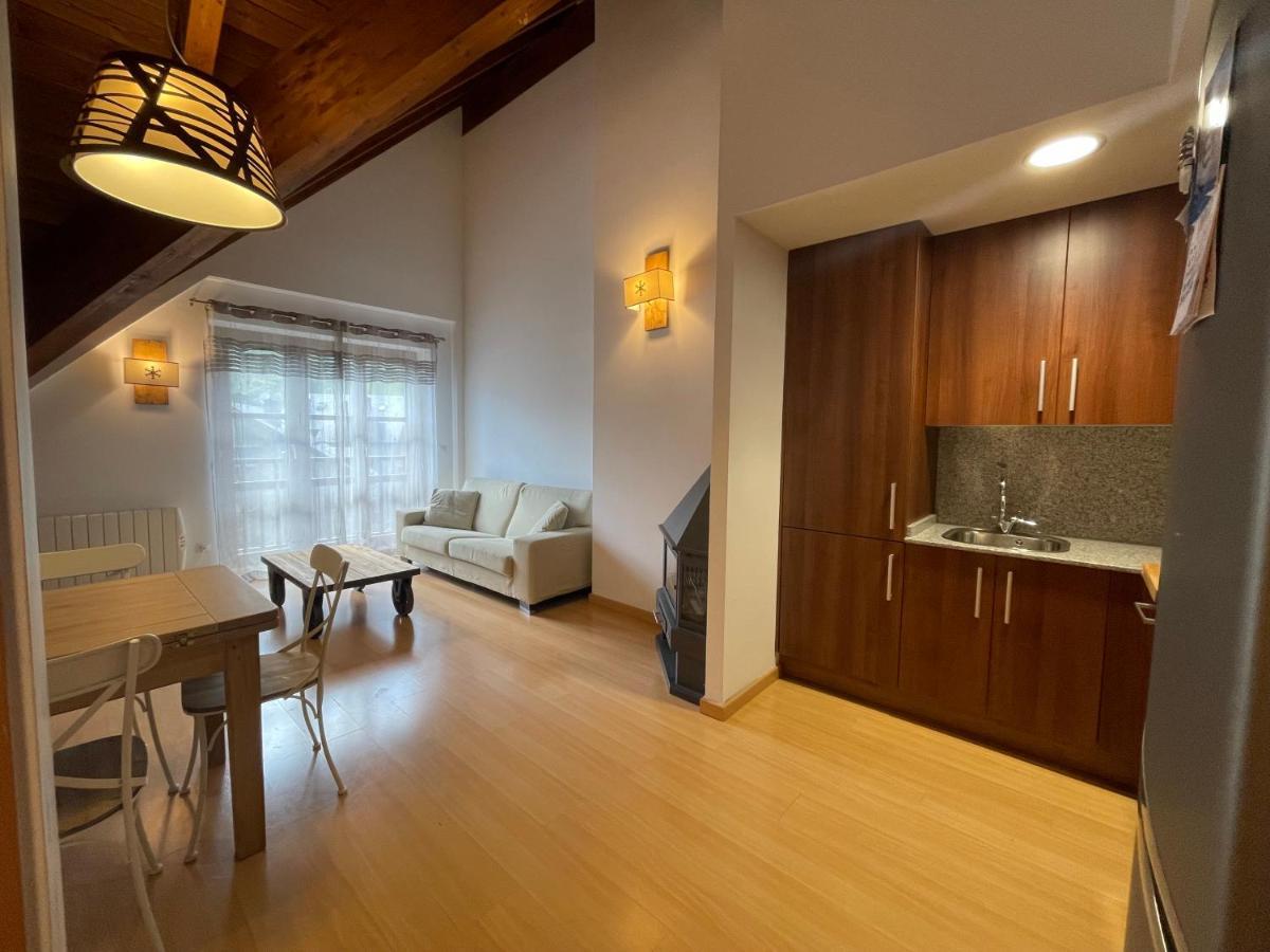 B31 - Urb. La Coma 3º - Villmor Apartman Benasque Kültér fotó